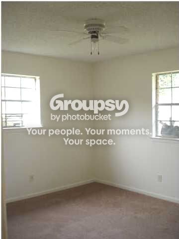 CARPET IN ALL BEDROOMS photo 04room.jpg